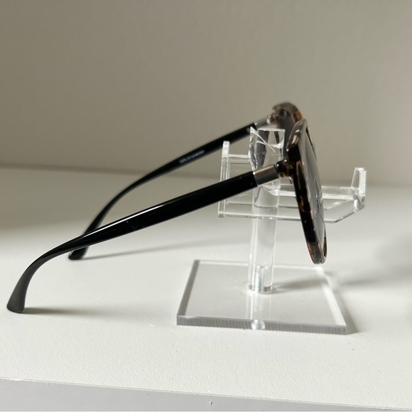 Francesca’s oversized cat eye tan and black sunglasses - Picture 4 of 4